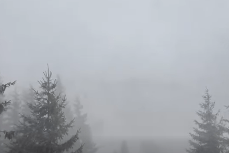 Four tourists from the Republic of Moldova, stranded in the Călțun Refuge in the Făgăraş Mountains. Salvamont can intervene only on Monday, due to the red code of extreme weather