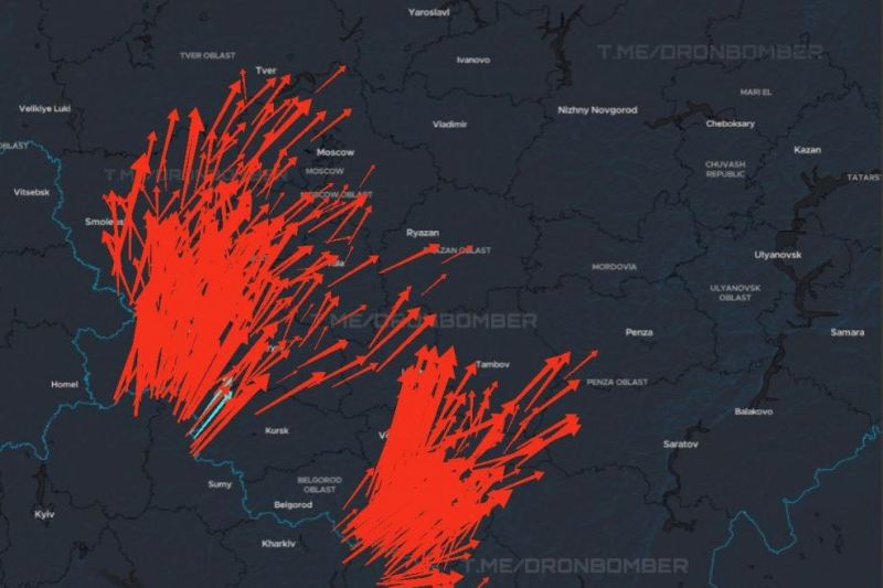 VIDEO Massive attack by Ukraine, with hundreds of drones launched towards Russia. Dozens of drones were fired at Moscow