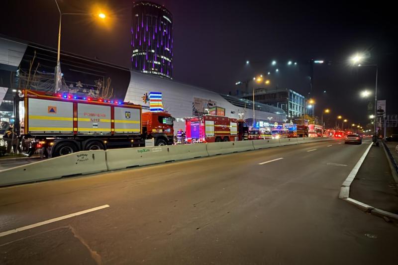 VIDEO Fire in the Promenada mall in the capital. Approximately 1,100 people, evacuated