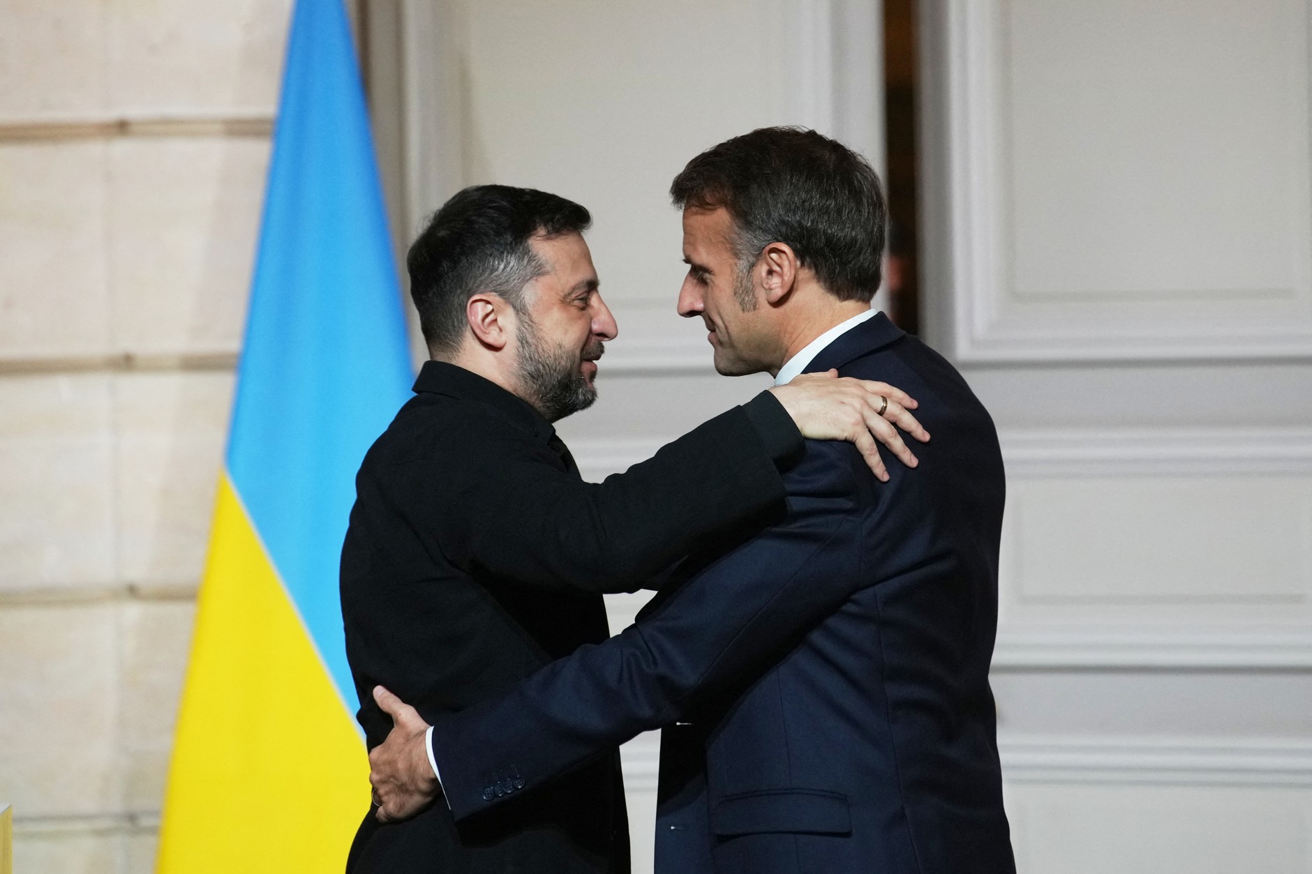 Volodymyr Zelensky and Emmanuel Macron during a meeting in Paris, December 1, 2025.