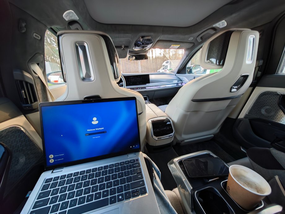 I converted a limousine into a mobile office