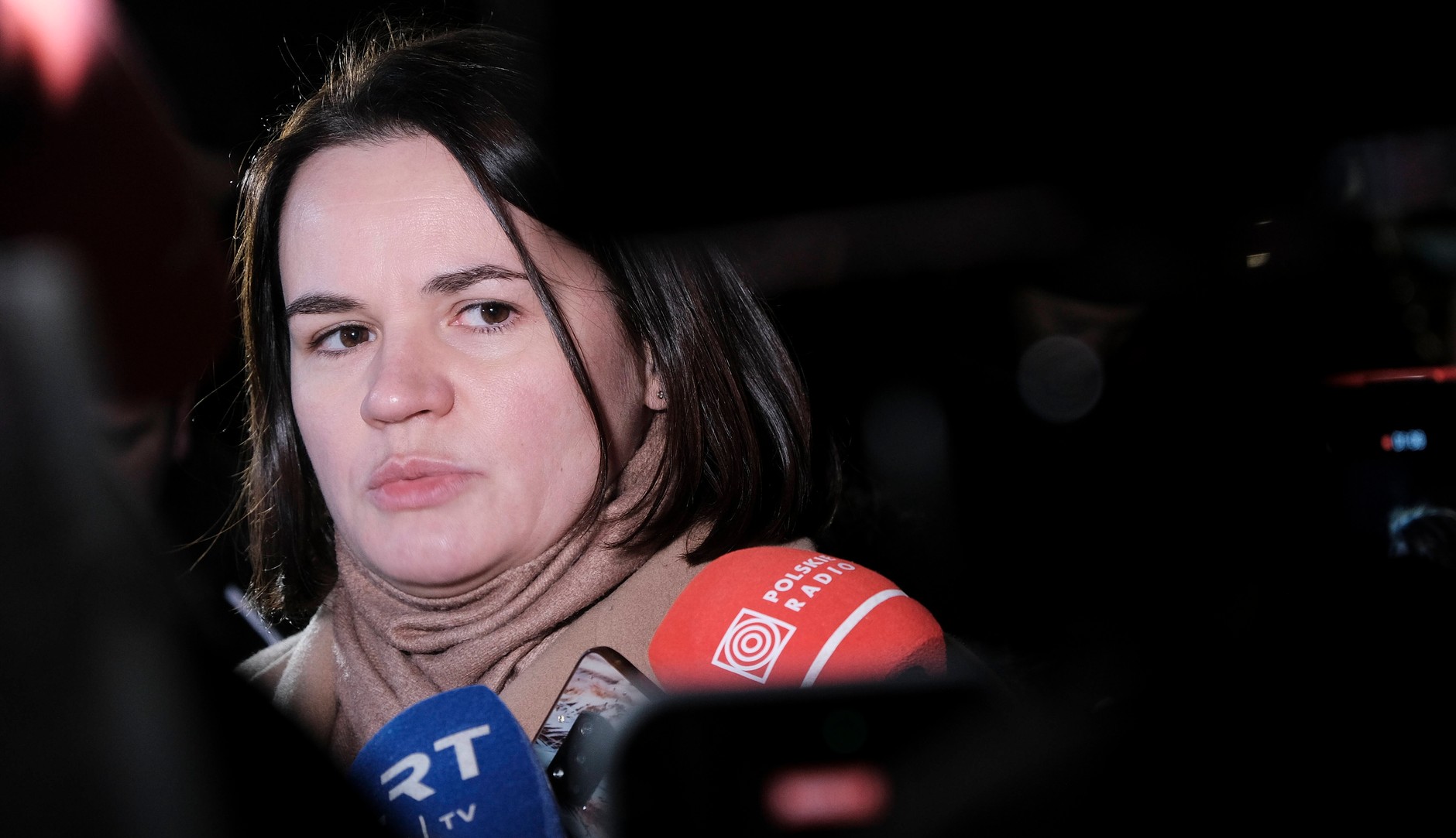 Sviatlana Tsikhanouskaya speaks to the media in front of the US Embassy in Vilnius, Lithuania (December 13, 2025)