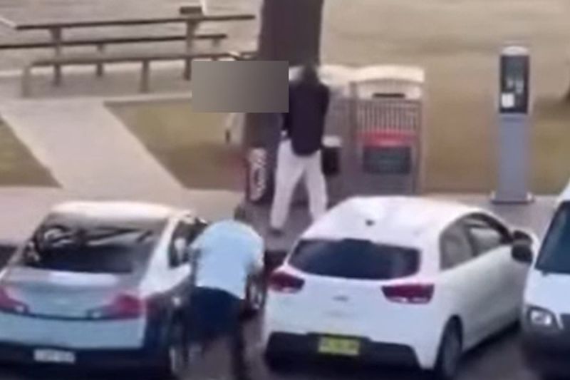 VIDEO Dramatic images from the deadly attack in Sydney. The moment a man confronts one of the attackers and disarms him