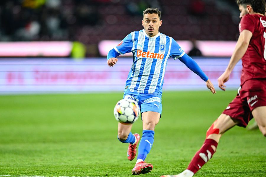 Lyes Houri, in the t-shirt of the University of Craiova/ photo: Imago Images Released by the University of Craiova, after dramatically missing the qualification! He signed his sentence in the Athens disaster