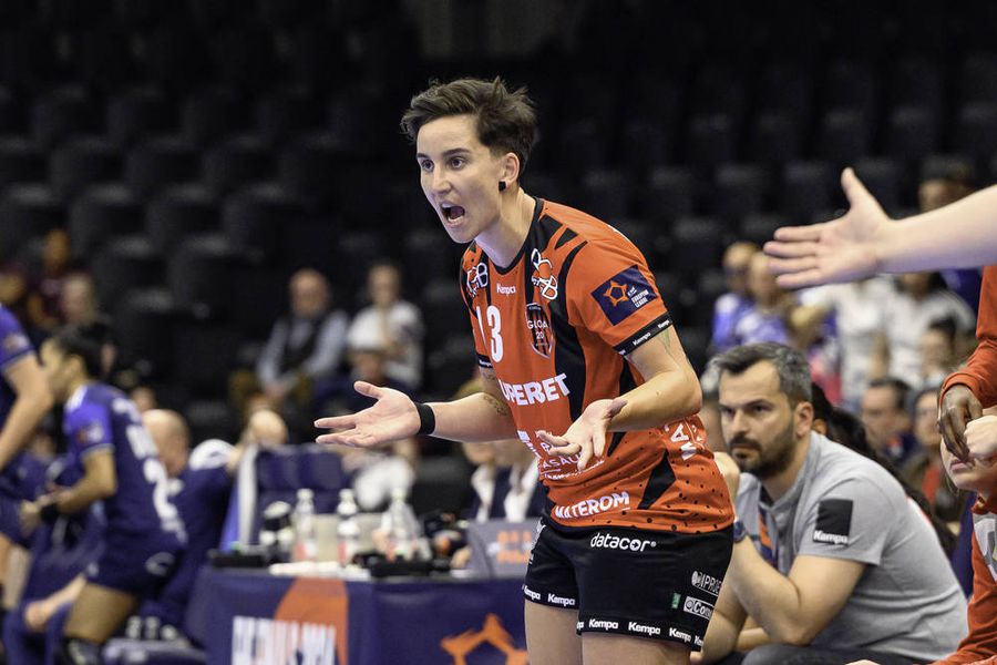 The captain of the Romanian national team is transferring to the team that wants to become the new force in women's handball