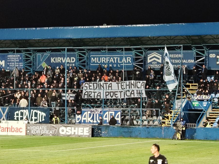 Banner displayed by the Lighthouse gallery. photo: Ionuț Coman (GSP) What was not seen on TV in Farul - Dinamo » The dialogue at the end between the fans and the Dynamo players