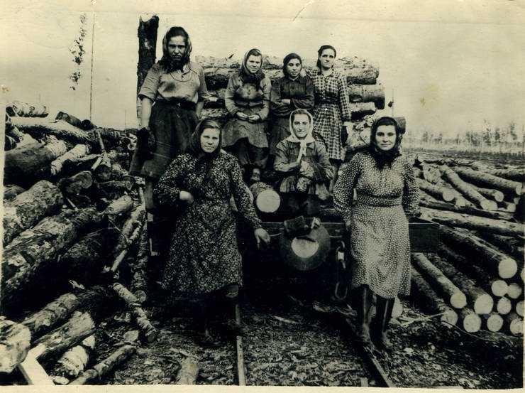 Deported Bessarabian women, 1949. Photo: SIghet Memorial