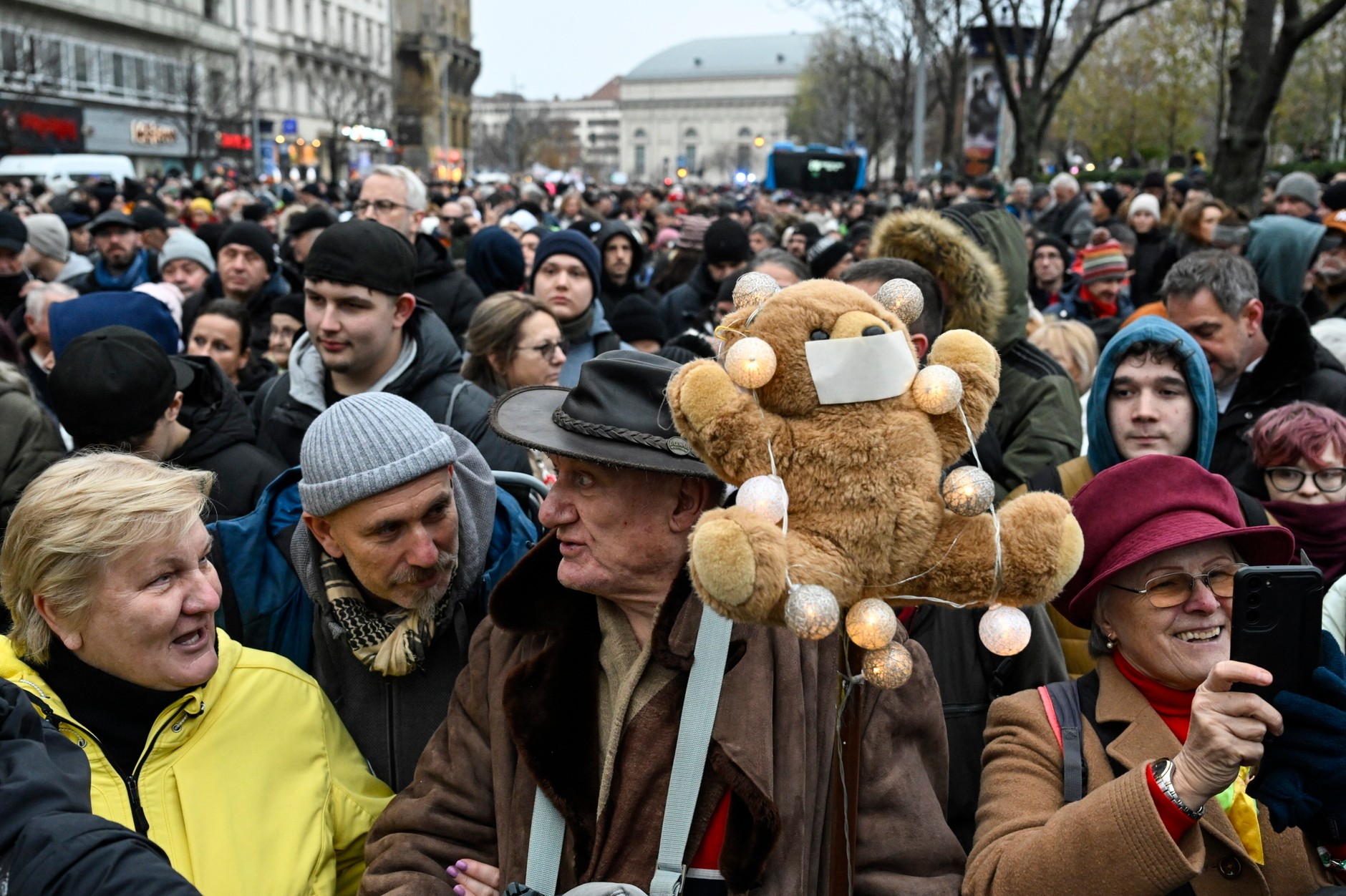 epa12590334 - HUNGARY PROTEST (Hungarian opposition Tisza Party's demonstration to support abused children)