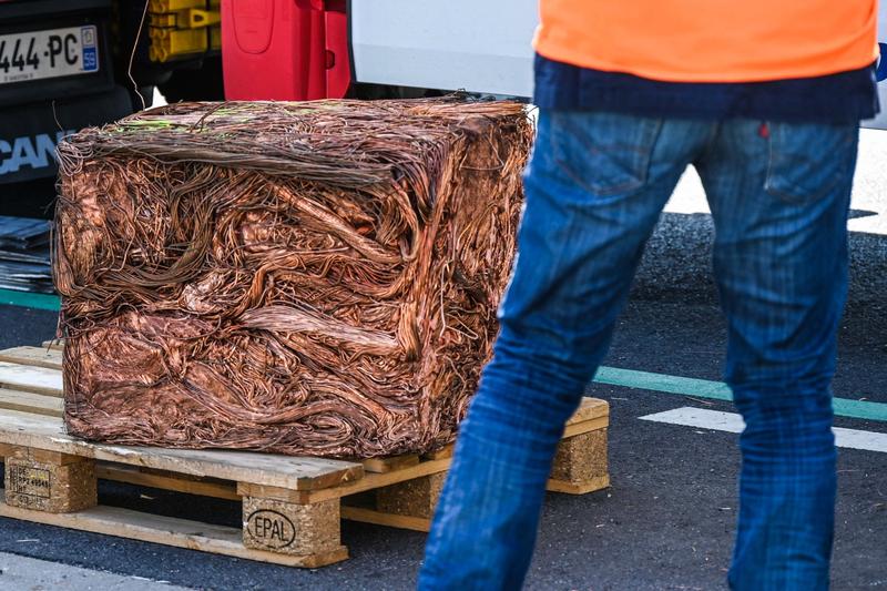 Recycled copper brought to the factory for processing, Photo: DENIS CHARLET / AFP / Profimedia