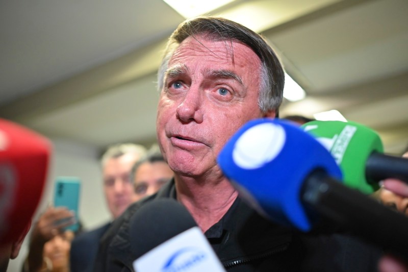 Jair Bolsonaro, operated to get rid of hiccups