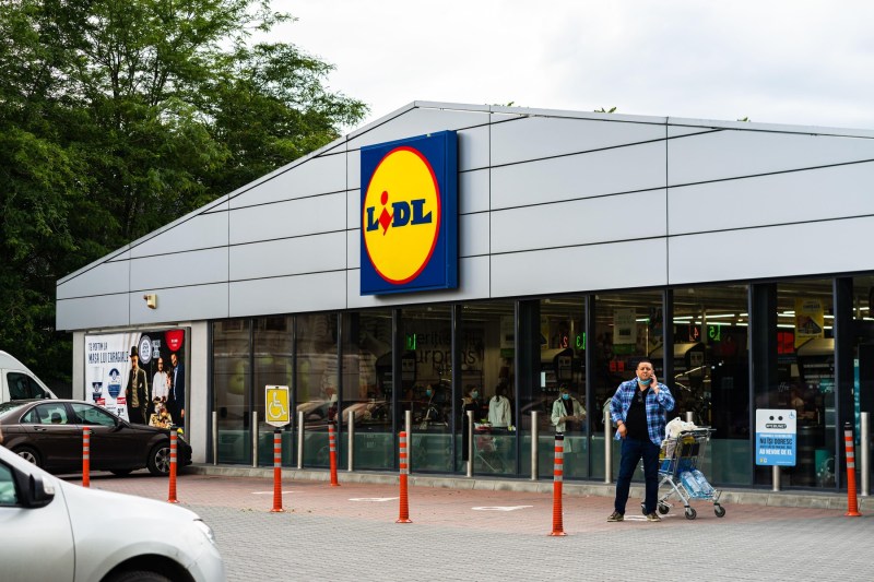 Lidl Christmas schedule 2025. When will Lidl stores be open during Christmas