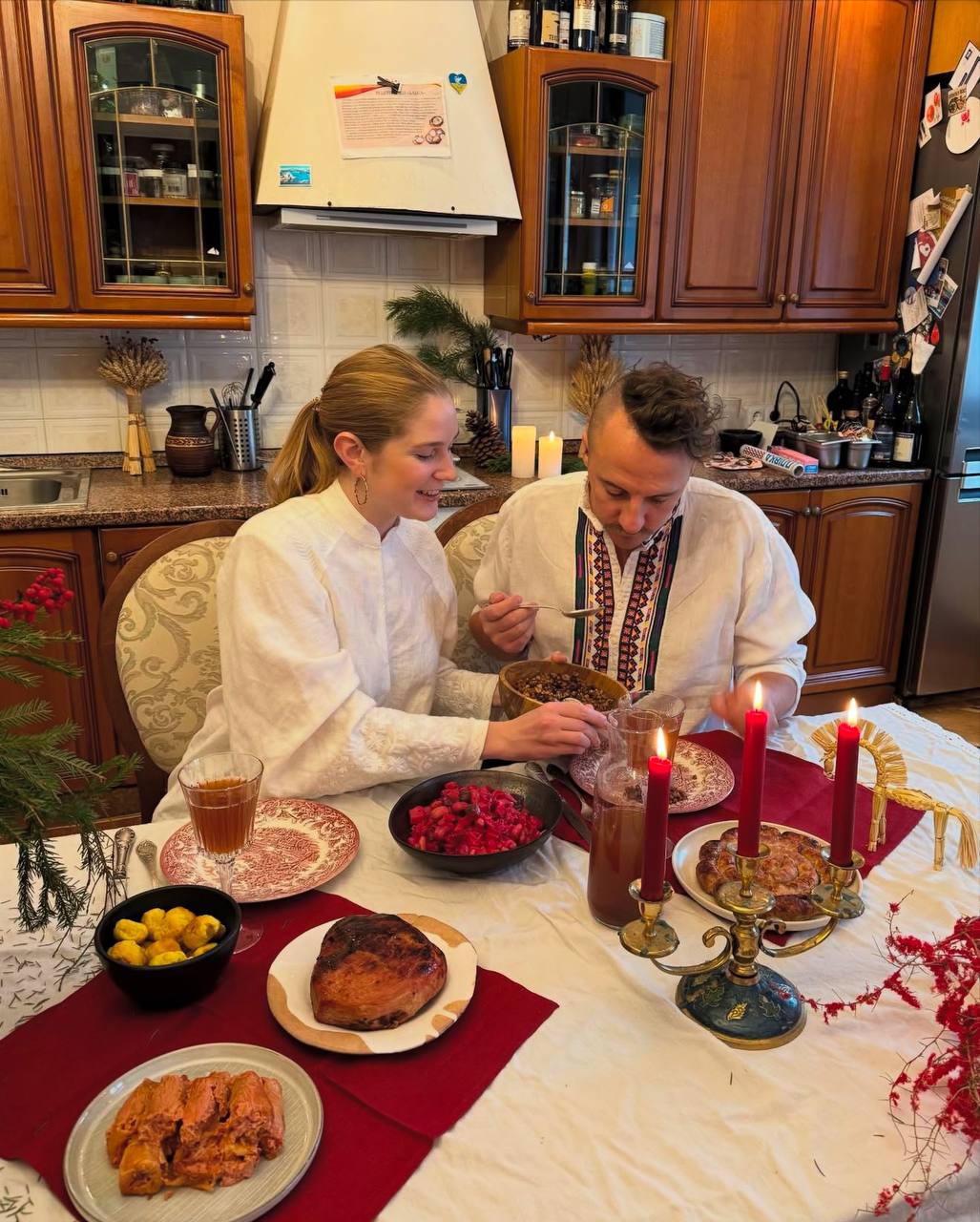 First Christmas together. Klopotenko fed his beloved kutya from a spoon. Photo photo 1
