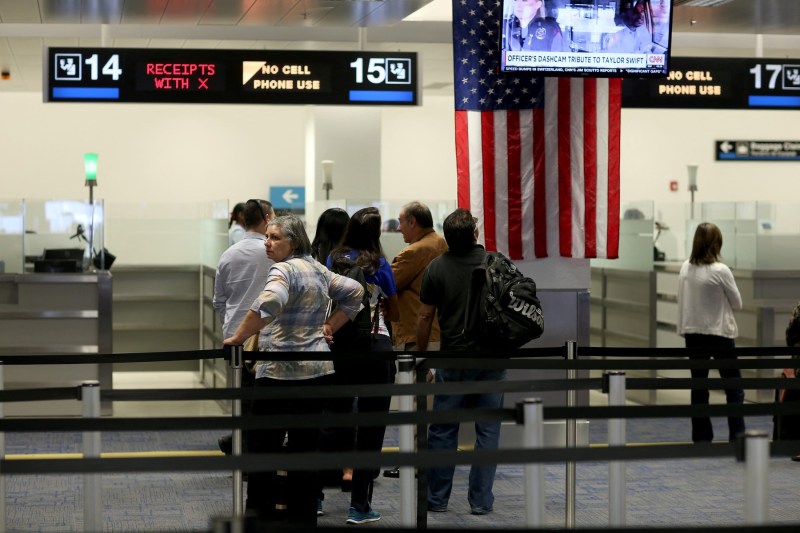 Border control at Miami International Airport. Photo: JOE RAEDLE / Getty images / Profimedia