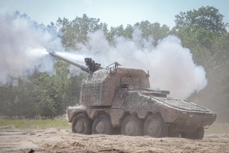 Germany and UK $70 million deal for RCH 155 mobile artillery systems