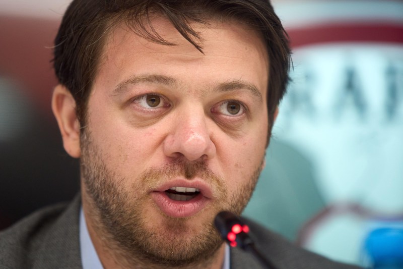 SuperLiga: Fast, on the verge of bringing in a striker.