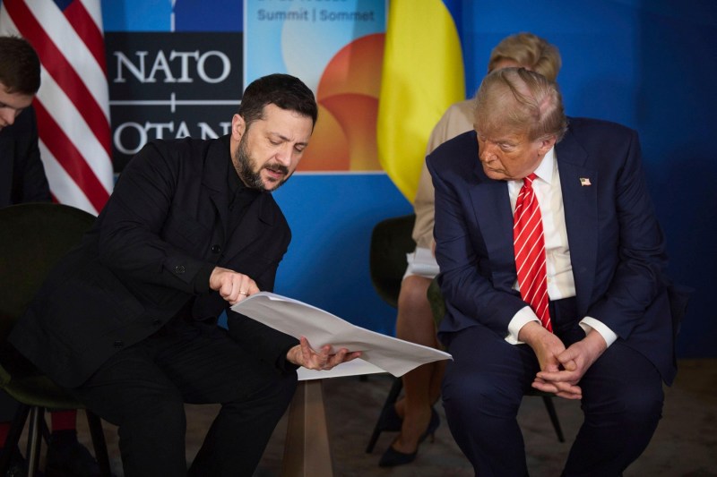 Zelensky announces a meeting with Trump 