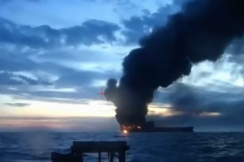 An oil tanker damaged by Ukrainian drones was removed from the territorial waters of Bulgaria by a vessel from Turkey. 