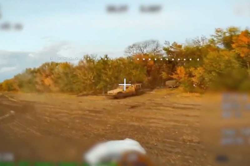 VIDEO Mechanized assault of the Russians, of an unusual scale, in Pokrovsk. They threw armored vehicles, cars and motorcycles into battle. Footage of the fierce battle from within the city