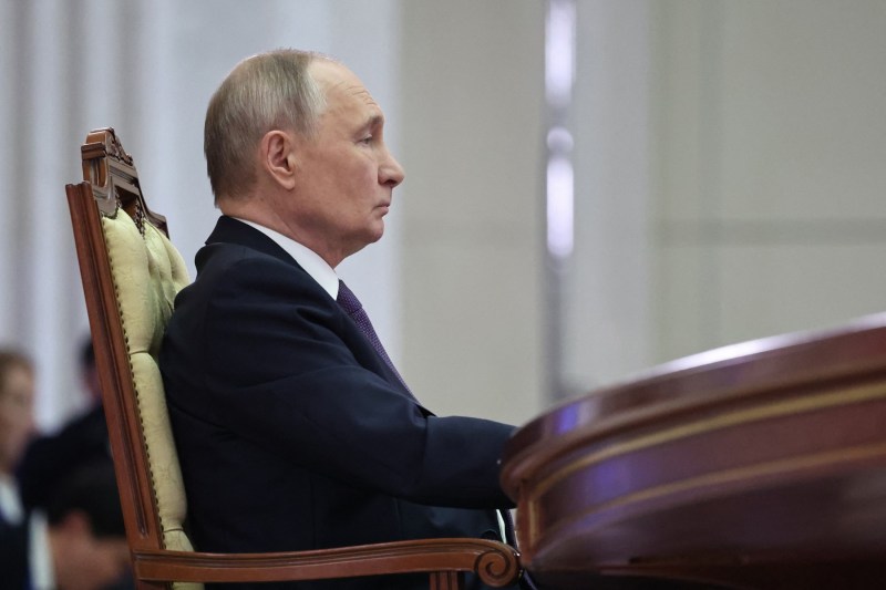 Vladimir Putin hails North Korean soldiers' 'heroic entry' into Kursk in New Year message to Kim Jong-un: 'Invincible friendship'