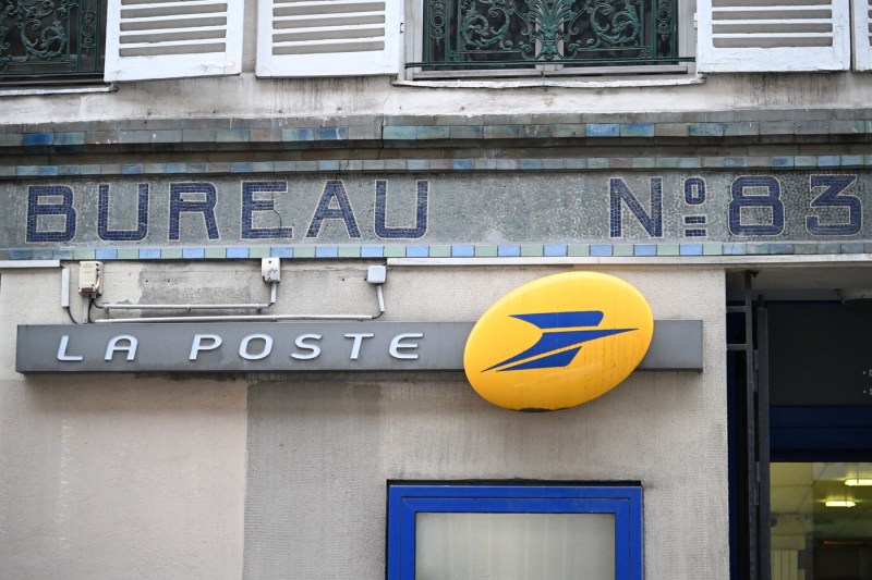 A pro-Russian hacker group has claimed responsibility for the cyber attack that blocked French mail. The investigation was taken over by French counterintelligence