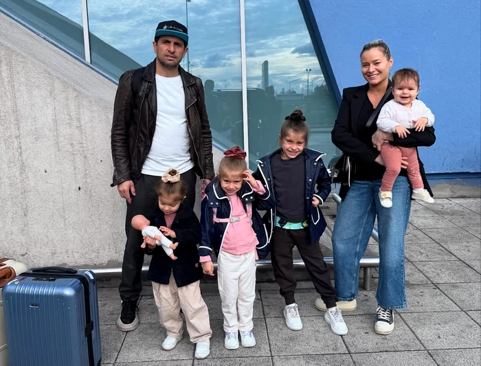 Laura Cosoi and her family PHOTO: FB