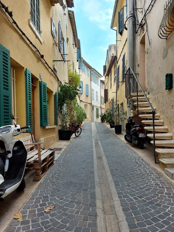 Small street in Cassis
