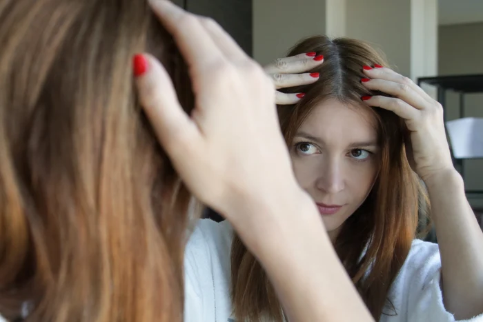 woman in the mirror