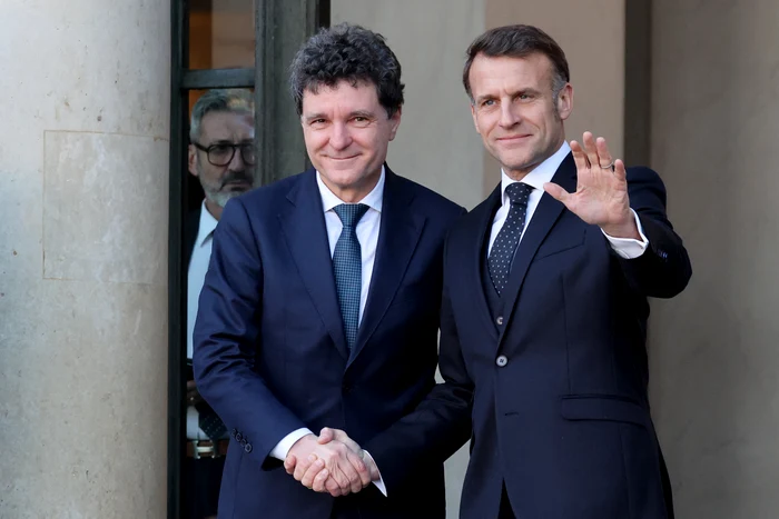 Nicușor Dan and Emmanuel Macron at the Élysée Palace, January 6. PHOTO: AFP