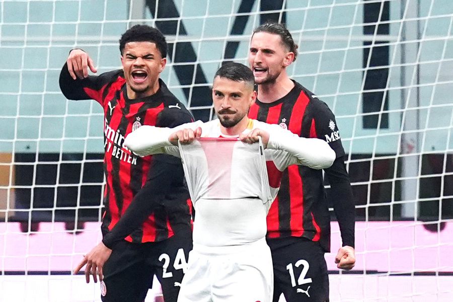 Nicolae Stanciu, after the wasted penalty in Milan - Genoa // PHOTO: Imago Images De Rossi defends Nicolae Stanciu: