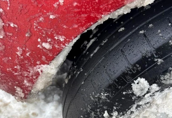 The car had summer tires PHOTO: IPJ Alba