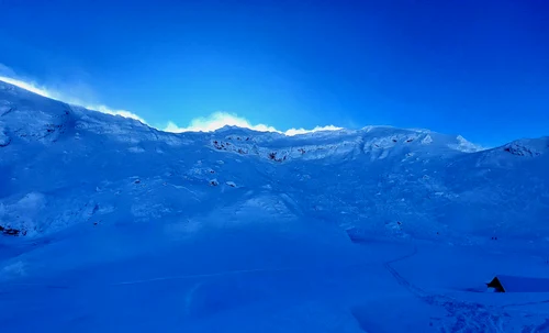 Huge avalanche at Bâlea Lac PHOTO: Facebook/ Avalanche in the Carpathians