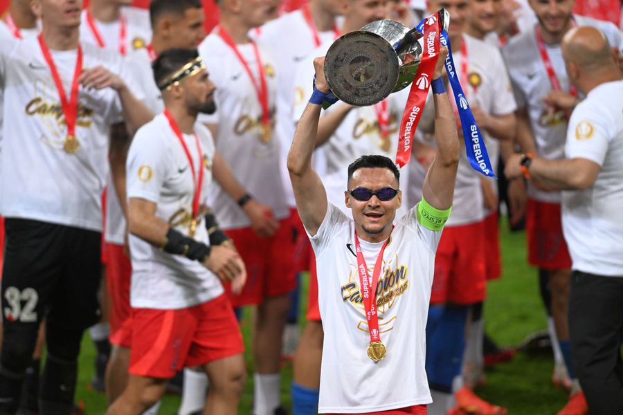 Adrian Șut is a double champion with FCSB / PHOTO: Imago Images 10 essential questions when the Superliga resumes