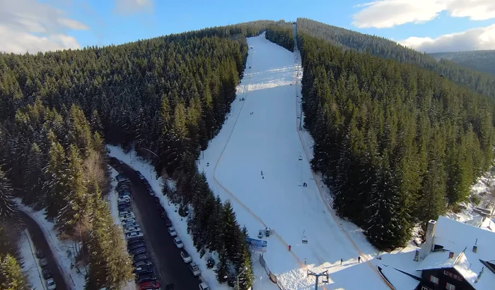The snow on the slopes did not bring the expected number of tourists to the resorts PHOTO: archive/Daciana Stoica