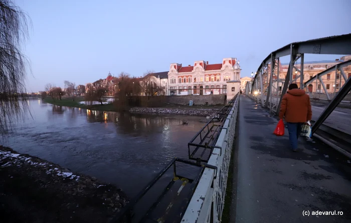 The bridge over Timiș, from Lugoj, old from 1902. Photo: Daniel Guță. TRUTH