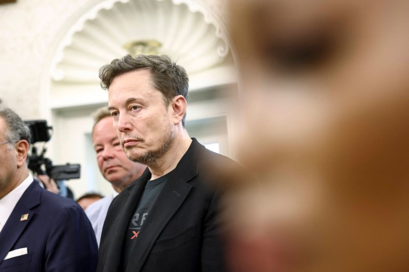 Elon Musk: In the future we will work as a hobby. And the money will no longer exist