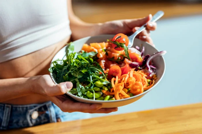 The lighter and more frugal we eat, the longer we live PHOTO istock