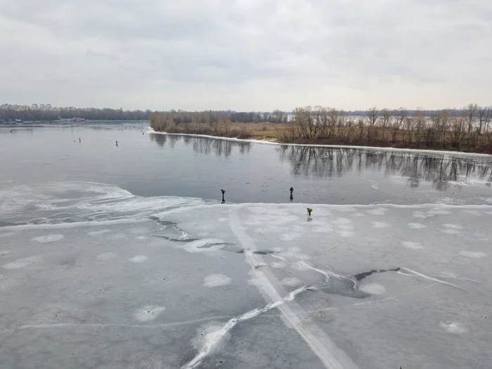 Frozen lakes are a danger to children and adults. PHOTO Shutterstock