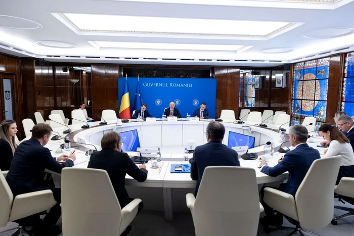 Business meeting at Victoria Palace. PHOTO: gov.ro