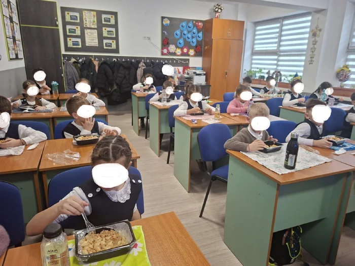 Students receive a hot meal every day PHOTO Cosmin Zamfirache