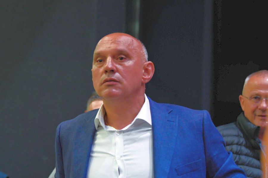 Florin Prunea, harsh attack on Elias Charalambous // PHOTO: Imago Images Florin Prunea did not groom Devis Epassy after