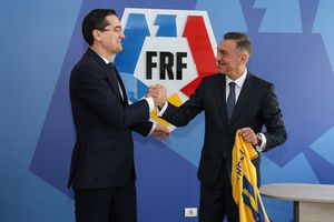 Ilie Dumitrescu signed and was officially presented: