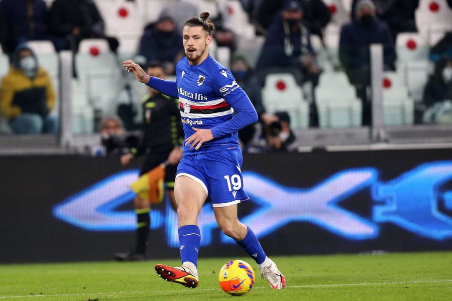 Radu Drăgușin, four years ago, in a match at Sampdoria against Juventus in the Coppa Italia / Photo: Imago Are you following in the footsteps of Radu Drăgușin?! » The Romanian U18 international was loaned to Sampdoria until the summer