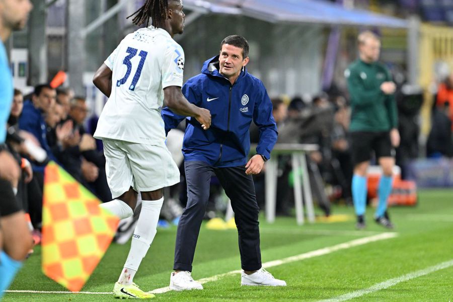 Yann Bisseck, the 24-year-old and 1.96m German stopper, played 4 matches and 337 minutes under Cristi Chivu at Inter, scoring an assist / Photo: Imago Cristi Chivu also helped to extend the contract » Triple salary at Inter and a new contract until 2031!