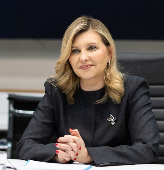 Instead of red - the usual nude. First Lady of Ukraine 