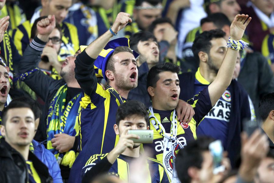 Fenerbahce fans turn any match into a celebration / PHOTO: Guliver/Getty Images The Turks are coming! Bucharest is on alert again: thousands of Fenerbahce fans are expected in the capital today