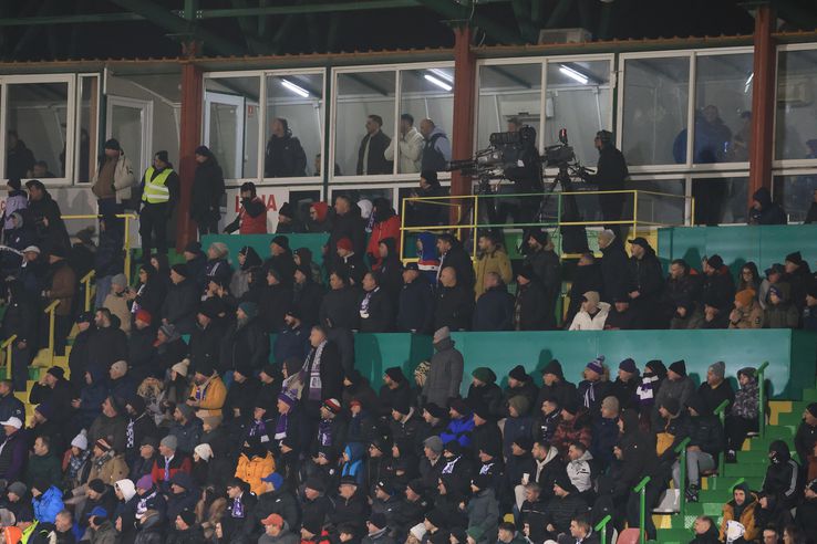 Supporters instead of journalists at the press table at FC Argeș - FCSB / PHOTO: Ionuț Iordache (GSP.ro)