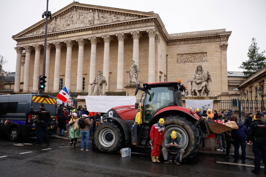French farmers protest against the EU-Mercosur agreement in Paris, January 8, 2026 