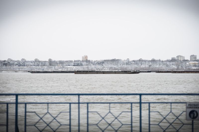 Sunken barge near Zimnicea. Ammonium concentrations have increased in the area, Apele Romanian Waters announces