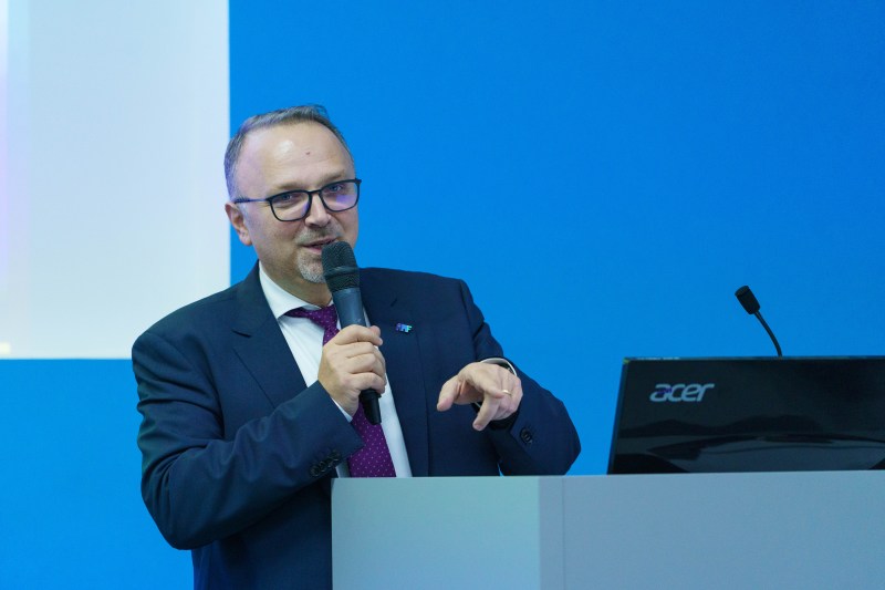 Closed-end alternative investment funds will be able to lend to companies
