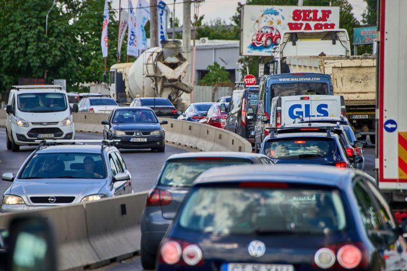 What is the average age of the car fleet in Romania and how do we compare with other EU countries